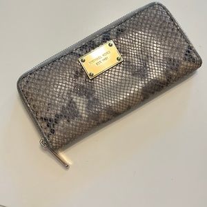 Michael Kors wallet